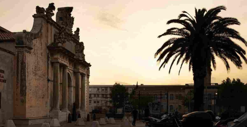 Visite à la lampe torche - Lumière sur la Marine, au Musée National de la Marine de Toulon