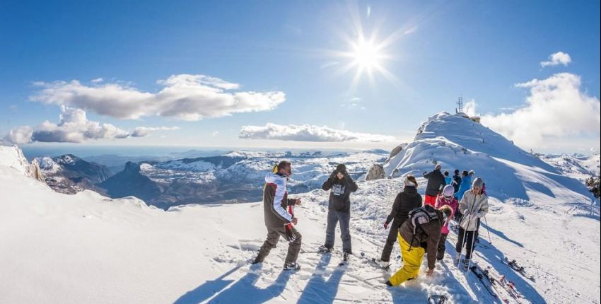 Gréolières les Neiges, la station idéale pour apprendre à skier et s'amuser !
